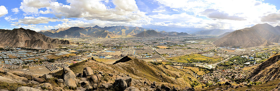 Blick auf Lhasa vom Wandertrail