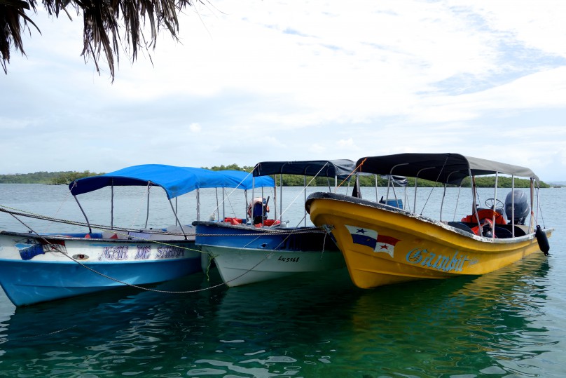 0.Boats_Colorful