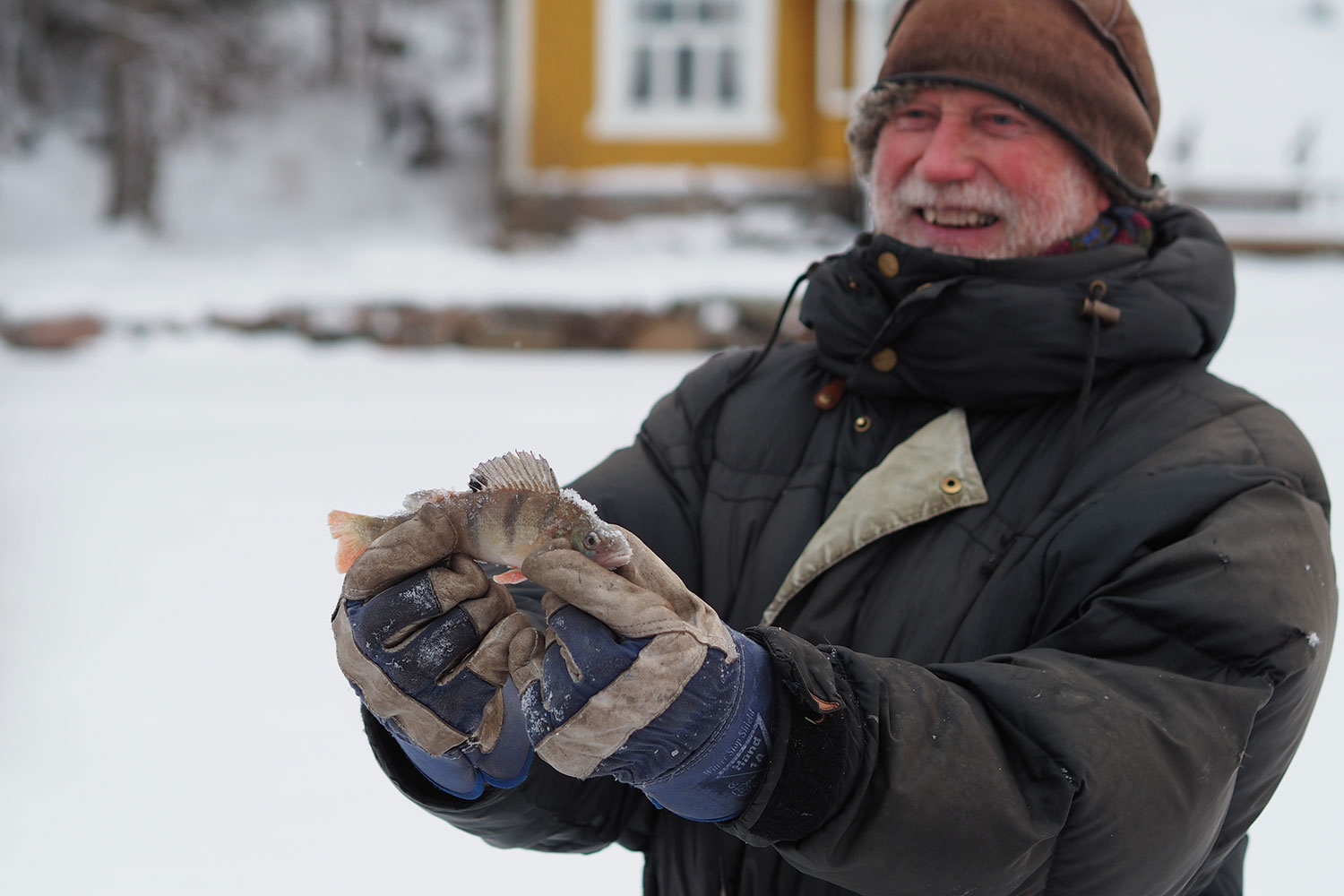 www.oooyeah.de_Finnland_Archipelago_Eisfischen_1500