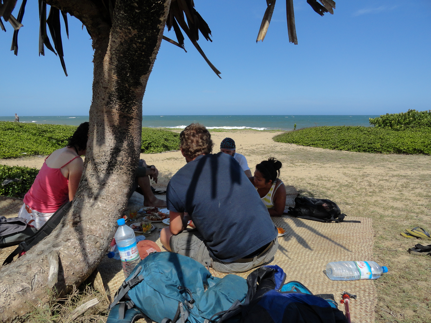 Grillen und Chillen am Strand von Manakara