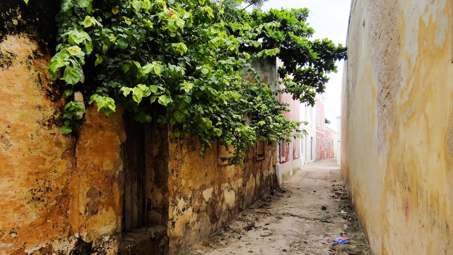 Gasse auf der Ilha de Moçambique