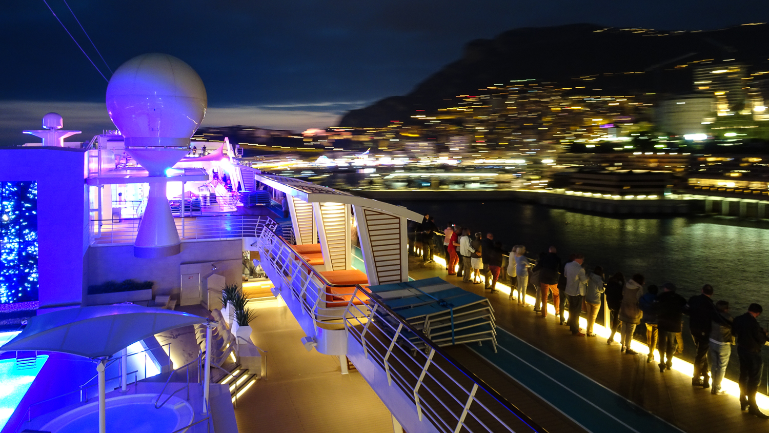 Auslaufen der Mein Schiff 5 in Monaco