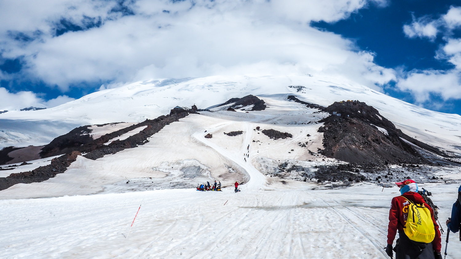 Elbrus in den Wolken