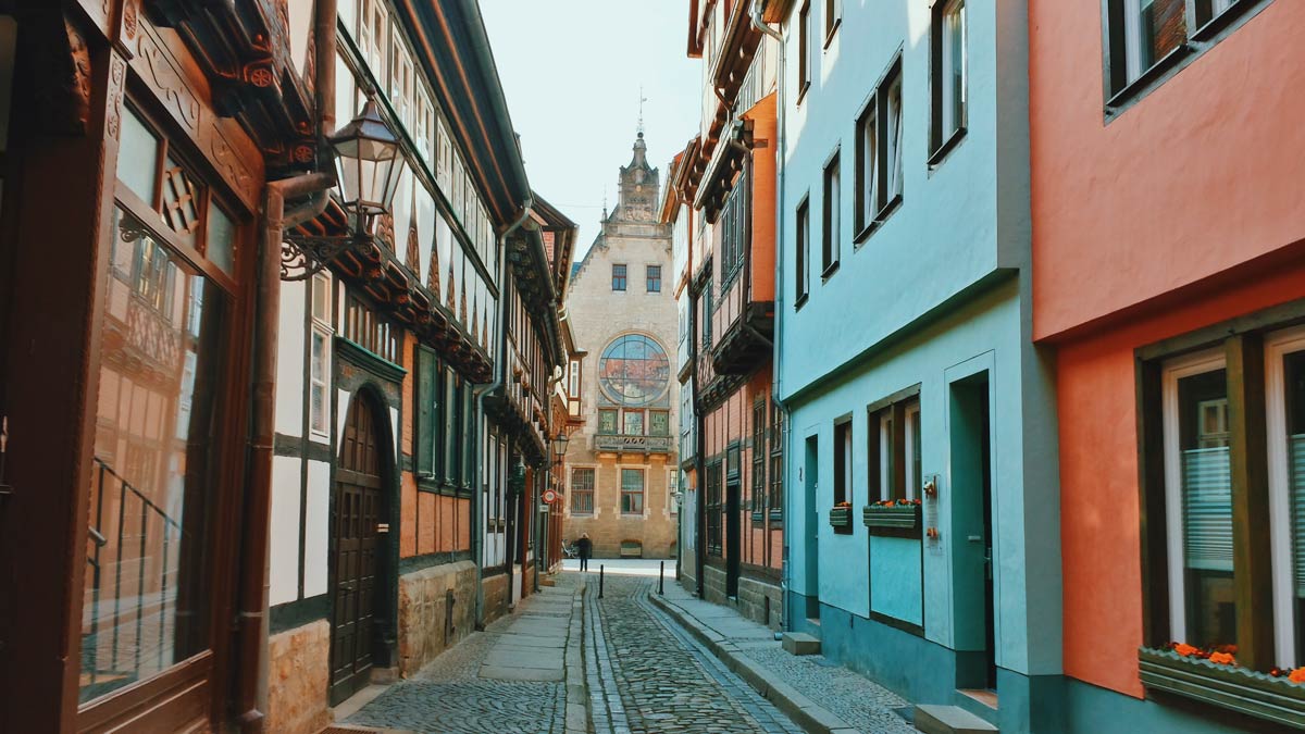 Straße in der Altstadt von Quedlinburg am Harz