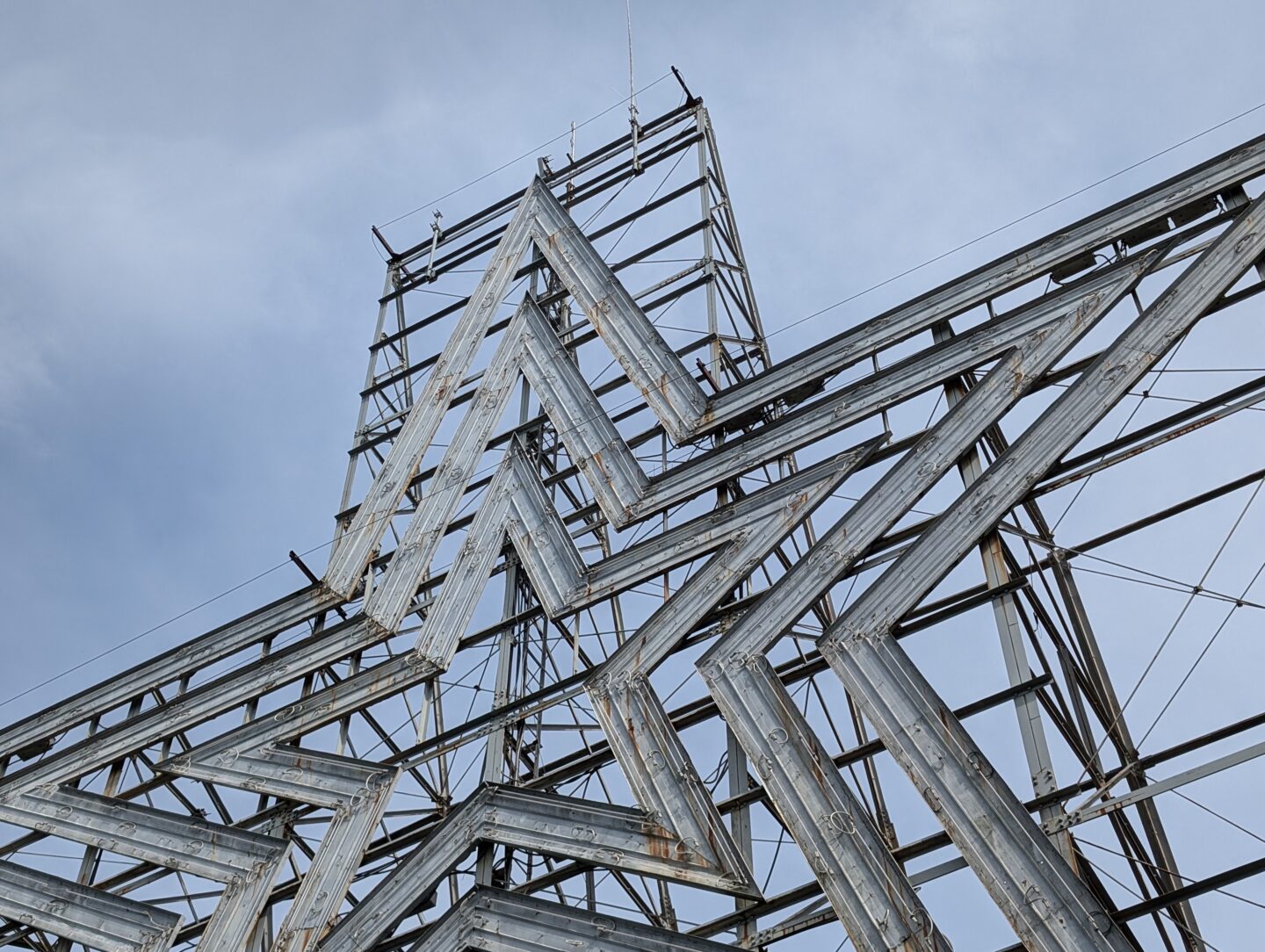 Der Roanoke Star trohnt über der Stadt